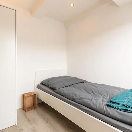 Monteurapartment Naehe Darmstadt I 6 Schlafzimmer I 2 Badezimmer I 12 Betten I Parkplatz I Waschmaschine I Balkon * Nieder-Klingen