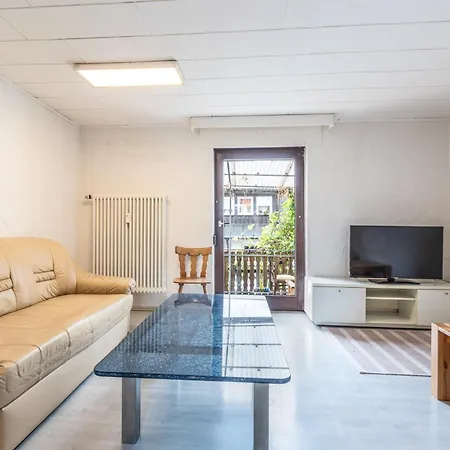 Monteurapartment I 12 Betten I Kueche I Waschmaschine I Balkon I 아파트 Nieder-Klingen