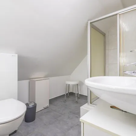 Apartament Monteurapartment Naehe Darmstadt I 6 Schlafzimmer I 2 Badezimmer I 12 Betten I Parkplatz I Waschmaschine I Balkon