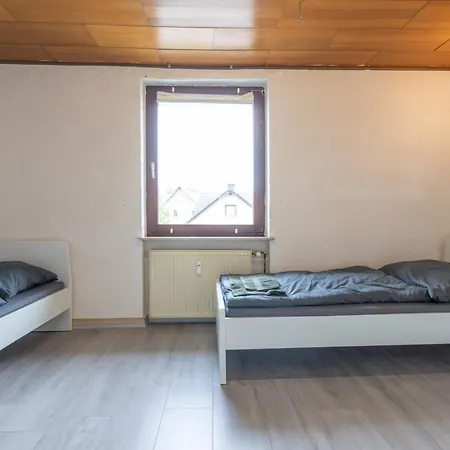 Monteurapartment Naehe Darmstadt I 6 Schlafzimmer I 2 Badezimmer I 12 Betten I Parkplatz I Waschmaschine I Balkon *