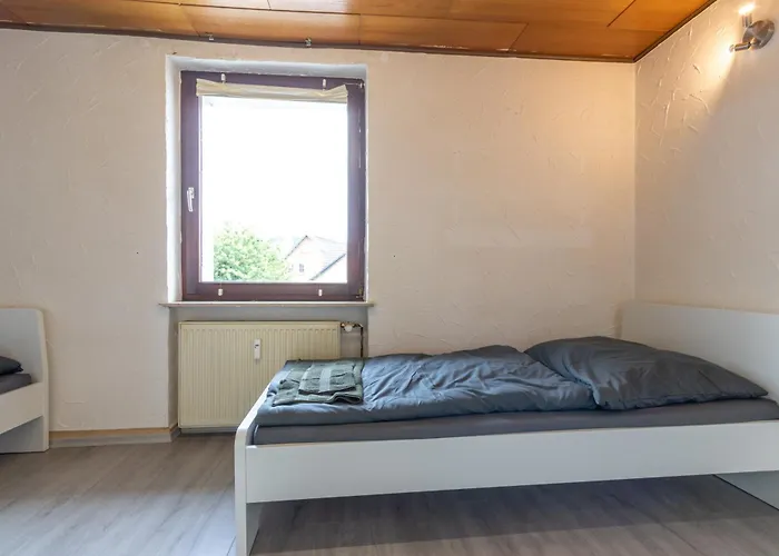 شقة Monteurapartment I 12 Betten I Kueche I Waschmaschine I Balkon I Nieder-Klingen