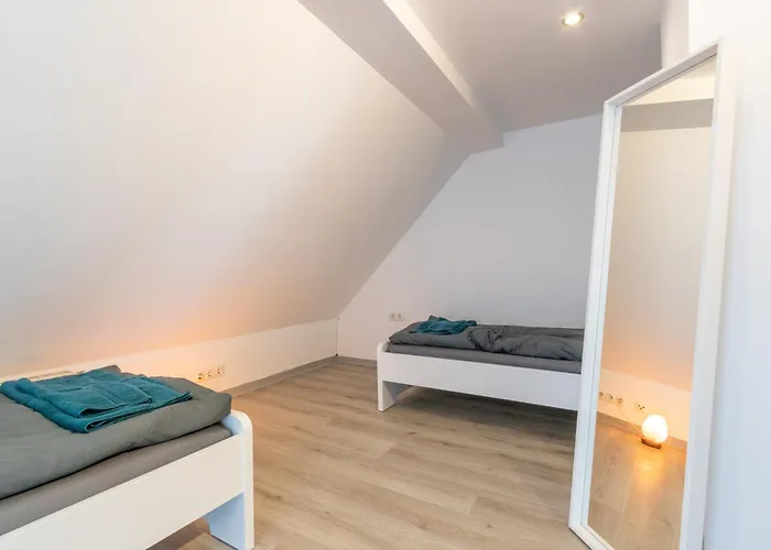 Monteurapartment I 12 Betten I Kueche I Waschmaschine I Balkon I شقة