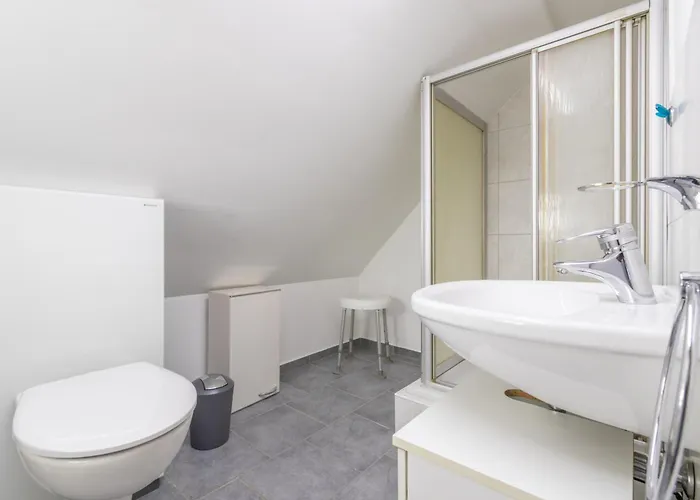 شقة Monteurapartment I 12 Betten I Kueche I Waschmaschine I Balkon I